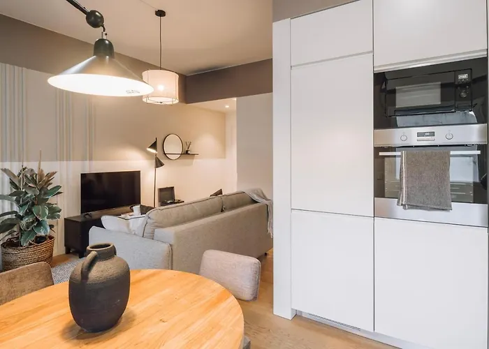 Belver - 1 Bedroom, Balcony And Parking In Arroios *
