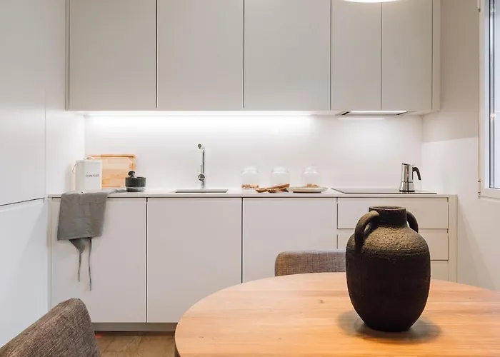 Belver - 1 Bedroom, Balcony And Parking In Arroios Apartment *