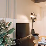 Belver - 1 Bedroom, Balcony And Parking In Arroios Apartament