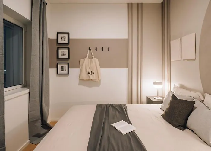 Belver - 1 Bedroom, Balcony And Parking In Arroios * Lisboa