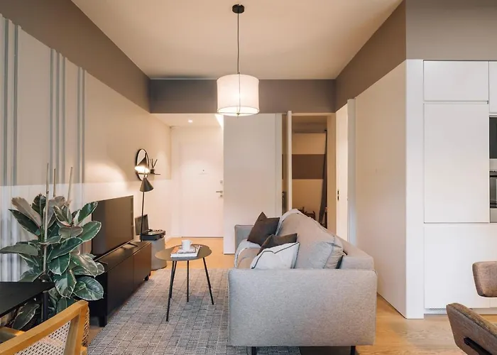 Belver - 1 Bedroom, Balcony And Parking In Arroios * Lisboa
